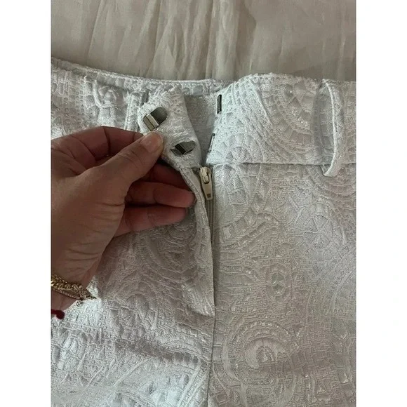 New York & Company Metallic Shorts Women's Size 4 White Silver Dressy Pockets - Picture 2 of 16